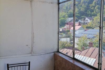 Apartament cu 4 camere decomandat în Central - 1