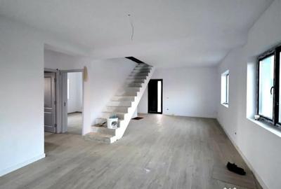 Casă cu 3 camere cu Teren 390 Mp în Păulești - 8