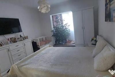 Apartament cu 4 camere decomandat, mobilat în 1 Mai - 11