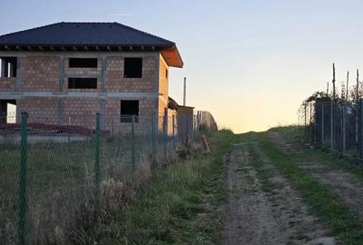 Teren Construcții intravilan de 1000 mp, în Central - 4