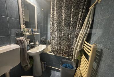 Apartament de vanzare, cu 3 camere, zona Micro 14 - 5