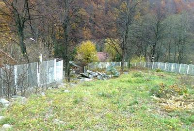 Teren de 2700 mp, în Central