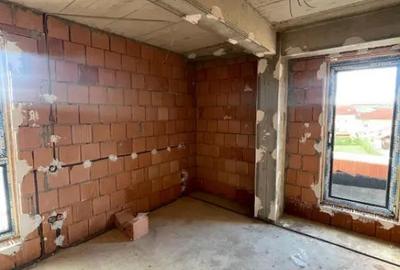 Apartament cu 2 camere semidecomandat în Independenței - 3