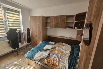 Apartament cu 3 camere semidecomandat în Craiovei - 3