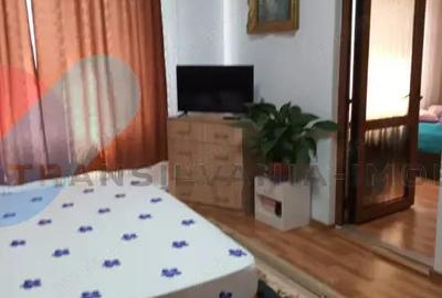 Casa cocheta cu 2 camere, ultrafinisata in inima ora?ului - Centru