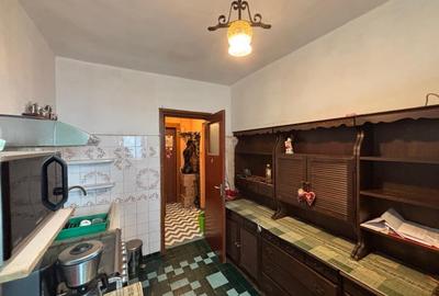Apartament cu 3 camere semidecomandat în Gorjului - 12
