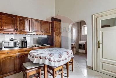 Apartament cu 4 camere semidecomandat în Central - 16