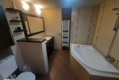 Apartament cu 3 camere decomandat în Titulescu - 10