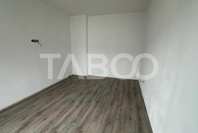 Apartament cu 3 camere decomandat în Turnișor - 3