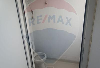Spațiu comercial, de 81 mp, în Calea București - 4