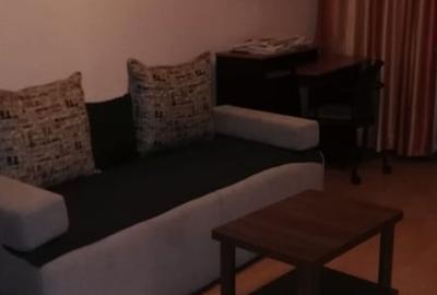Apartament cu 3 camere decomandat în Moșilor