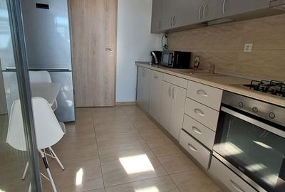 Apartament cu 2 camere decomandat în Exterior Vest