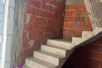 Casă cu 5 camere cu Teren 500 Mp în Oșorhei - 1