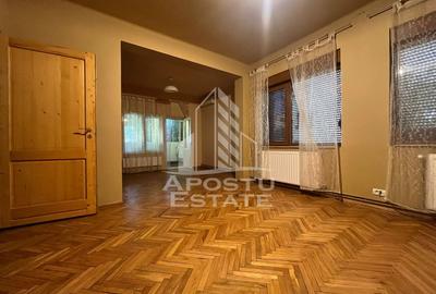 Apartament cu 4 camere decomandat în Malul Mureșului