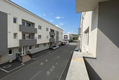 Apartament cu 3 camere semidecomandat în Florești - 1