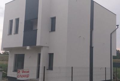 Casă cu Teren 500 Mp în Bercu Roșu - 4