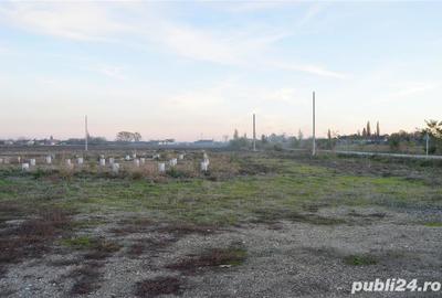 Teren de 43200 mp, în Central