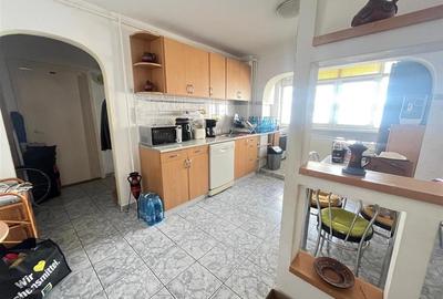 Apartament 3 camere decomandat pivnita zona Vasile Aaron - 3