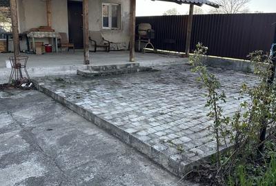 Casă cu 4 camere în Central - 2