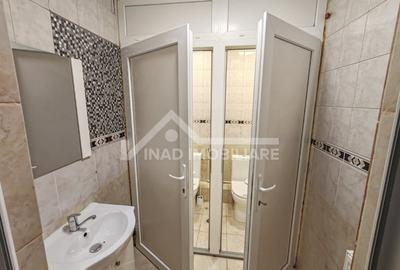 Casa de inchiriat, Strada Republicii,  D+P+2E, curte proprie de 550 mp Casa de inchiriat, Strada Republicii,  D+P+2E, curte proprie de 550 mp - 12