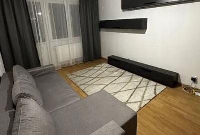 Apartament cu 3 camere decomandat în Tineretului