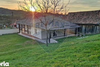 Casă cu 3 camere cu Teren 800 Mp în Corunca - 2