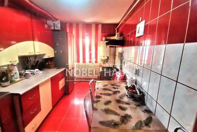 Apartament 3 camere, et 4, decomandat, Barlad, zona Gara - Recumed - 2