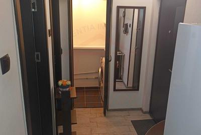 Garsonieră decomandată, mobilată în Micro 20 - 7