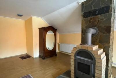 Casă cu 7 camere cu Teren 2500 Mp în Sucevița - 9