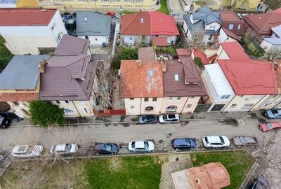 Casă cu 6 camere cu Canalizare în Regie - 2