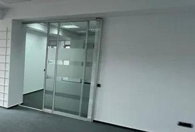 210 mp la parter in imobil nou. - 2