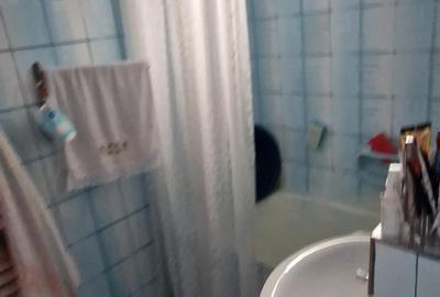 Apartament cu 3 camere decomandat în Precista