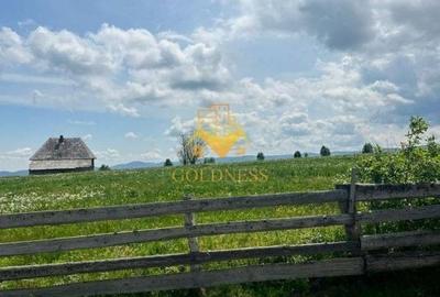 Teren intravilan de vanzare Marisel zona partia de schi - 6