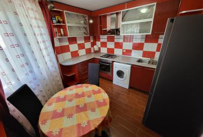 Apartament cu 2 camere decomandat în Micro 39