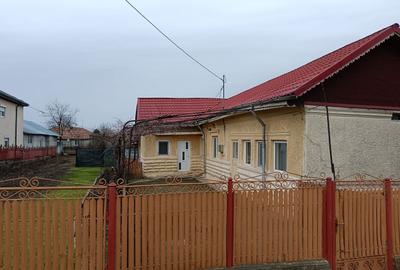 Casă cu 4 camere în Vadu Pașii - 2