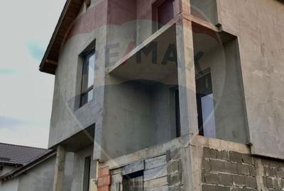Casă cu 4 camere în Câmpenești - 10