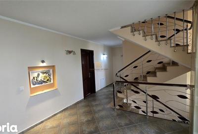 Casă cu 6 camere cu Teren 700 Mp în Vama