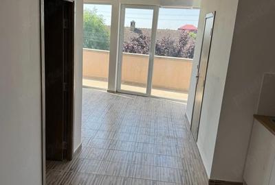 Spațiu comercial, de 14 mp, în P-ța Doina - 5