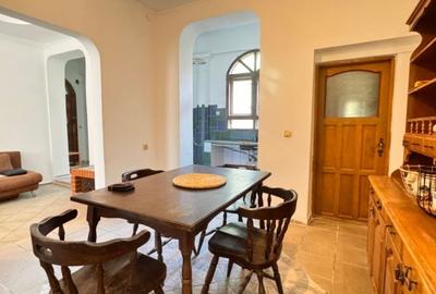 Apartament cu 3 camere semidecomandat în Central - 9