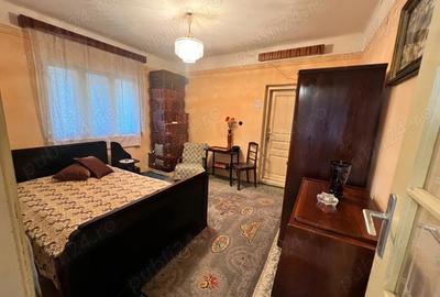Casă cu 6 camere cu Teren 2267 Mp în Diculești - 2