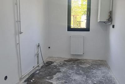 Spațiu comercial, de 42 mp, în Central - 4