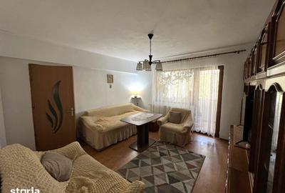 Apartament cu 2 camere decomandat în Micro 16 - 1