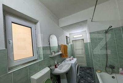 Casa de vanzare, cu 3 camere, 120 mp, 1080 mp teren, zona Si - 6