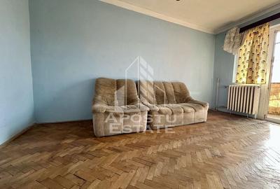 Apartament cu 3 camere decomandat în Dâmbovița