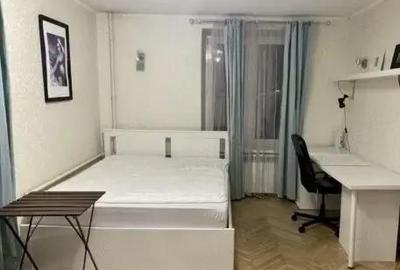 Garsonieră decomandată în Girocului