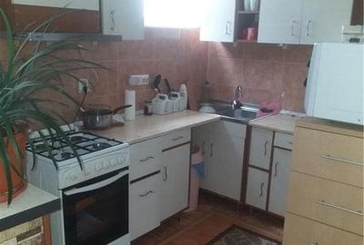Apartament 3 camere decomandat in vila