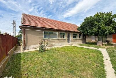 Casă cu 3 camere în Tărian