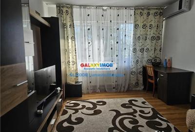 Apartament cu 2 camere decomandat în Micro 5 - 1