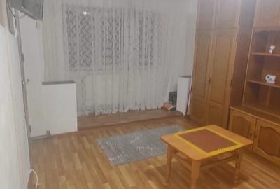 Inchiriez garsoniera - 2