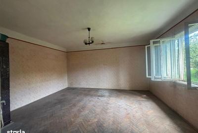 Casă cu 3 camere cu Teren 1108 Mp în Valea Borcutului